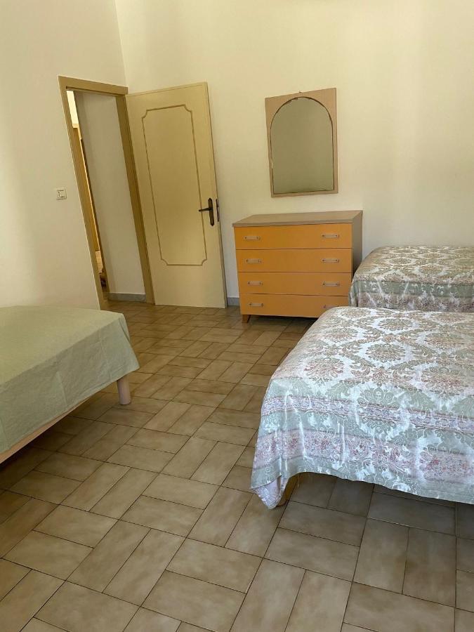 Villa Ticia A 100 Metri Dalla Spiaggia Con Parcheggio Privato Lido Marini Exterior foto