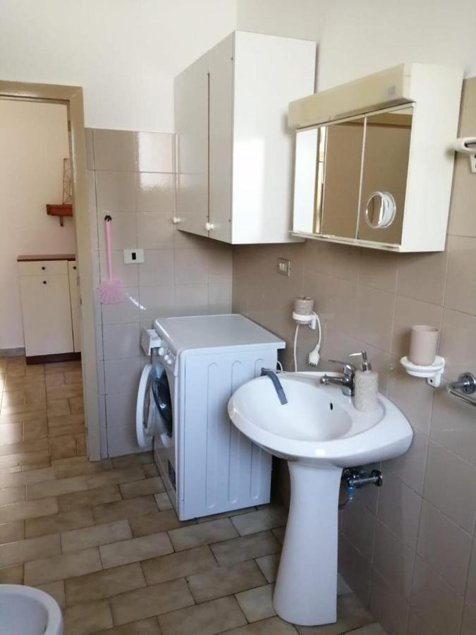 Villa Ticia A 100 Metri Dalla Spiaggia Con Parcheggio Privato Lido Marini Exterior foto