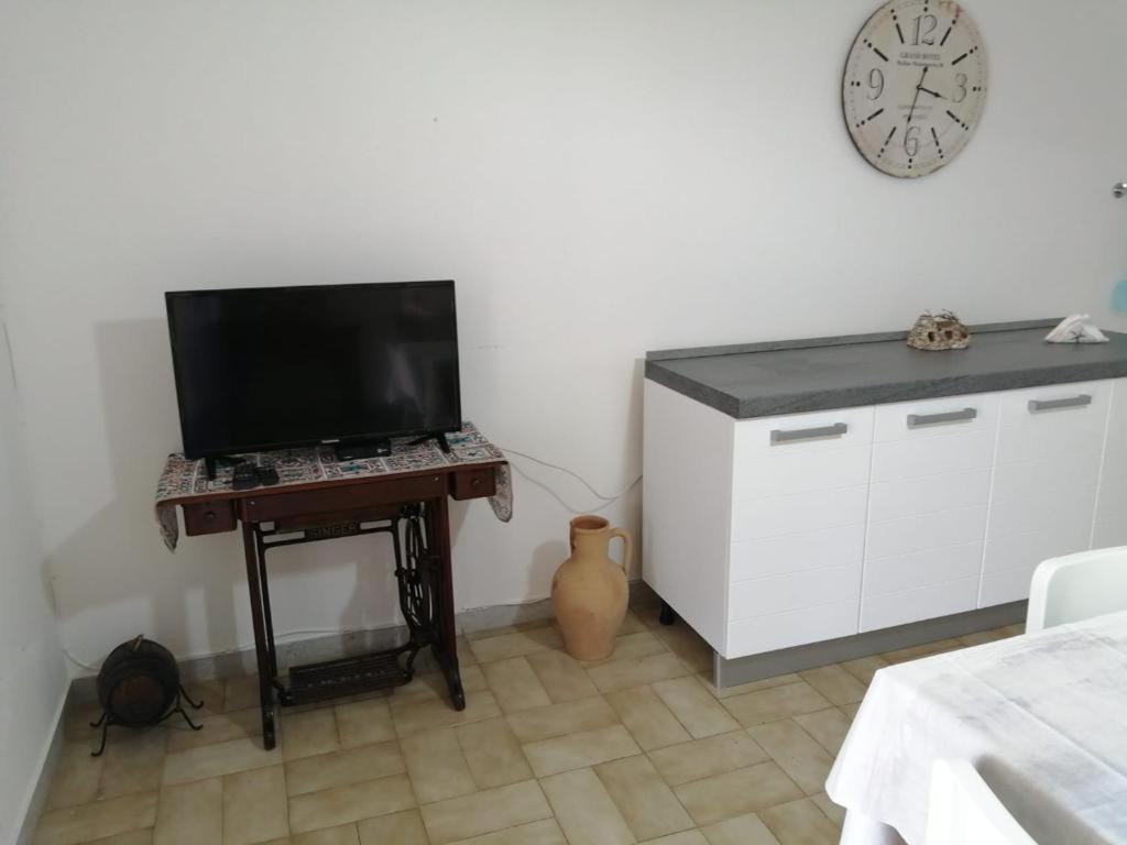 Villa Ticia A 100 Metri Dalla Spiaggia Con Parcheggio Privato Lido Marini Exterior foto
